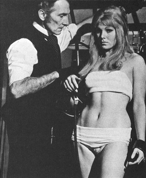 Frankenstein Created Woman15