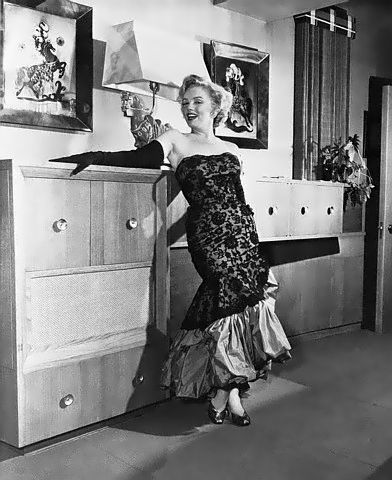 Don't Bother to Knock29