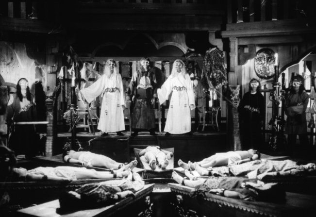 Legend of 7 Golden Vampires52