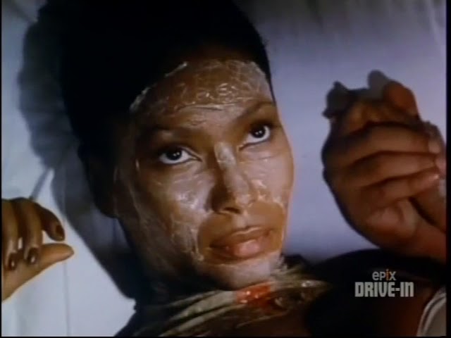 night of the cobra woman 7