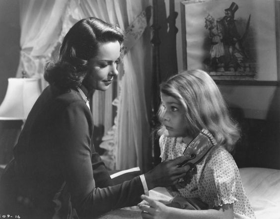 The Curse of the Cat People 15