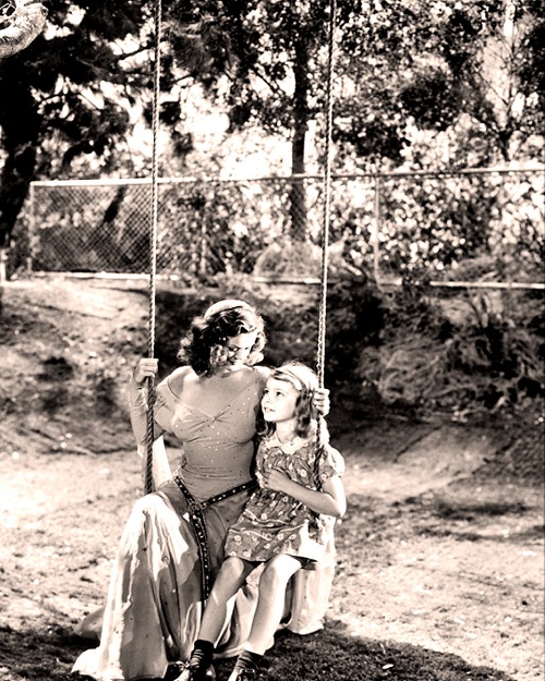 The Curse of the Cat People 21