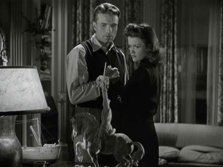 The Curse of the Cat People 22