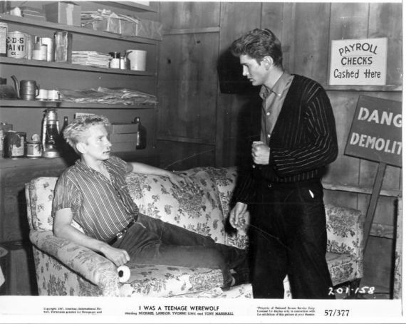 i-was-a-teenage-werewolf-48