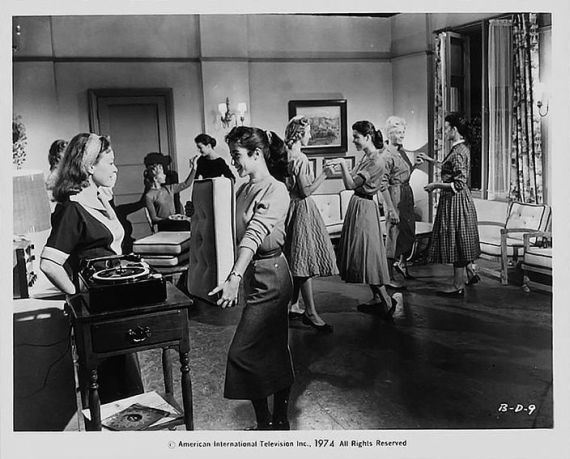 blood-of-dracula-1957-13