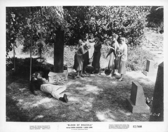 blood-of-dracula-1957-18