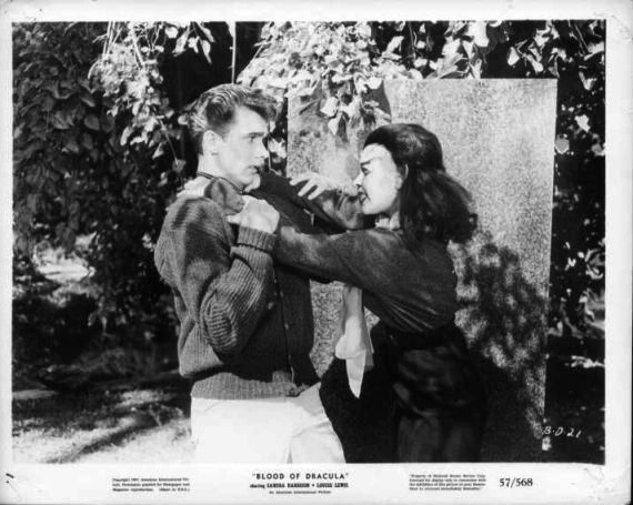 blood-of-dracula-1957-20