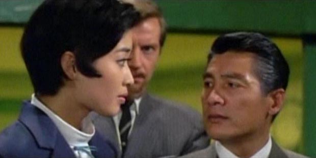 x-from-outer-space-15