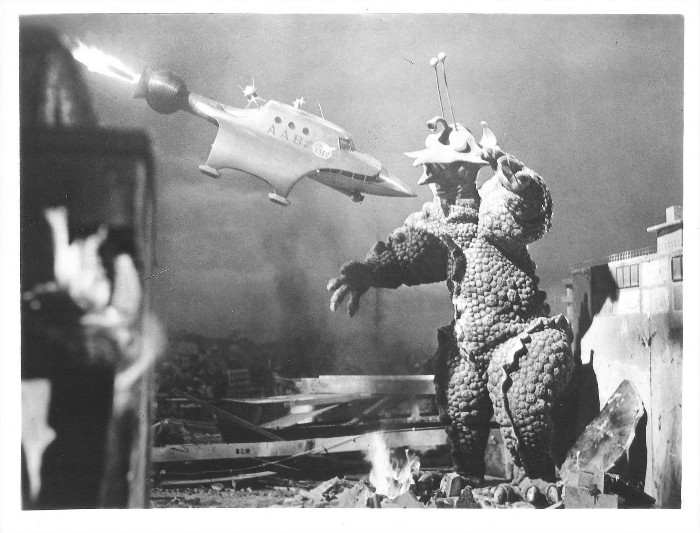 x-from-outer-space-24