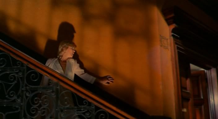 the-perfume-of-the-lady-in-black-5